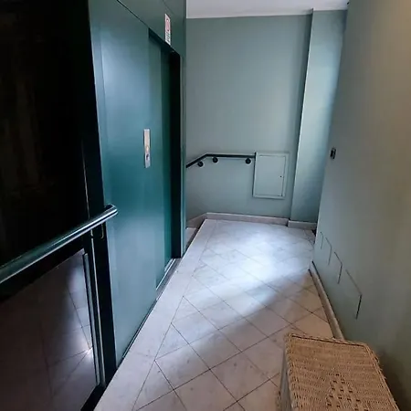 Apartment Near Metro