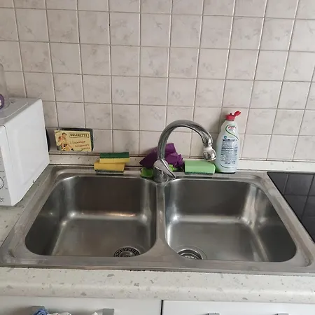 Near Metro דירה *