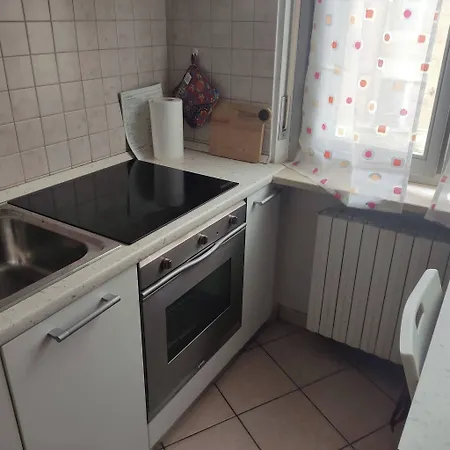 דירה Near Metro *