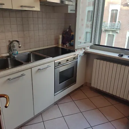 Apartment Near Metro