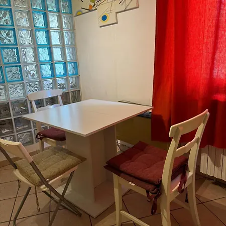 Apartment Near Metro