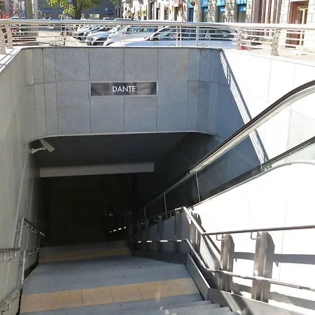 Near Metro * トリノ