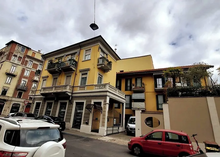 Apartment Near Metro